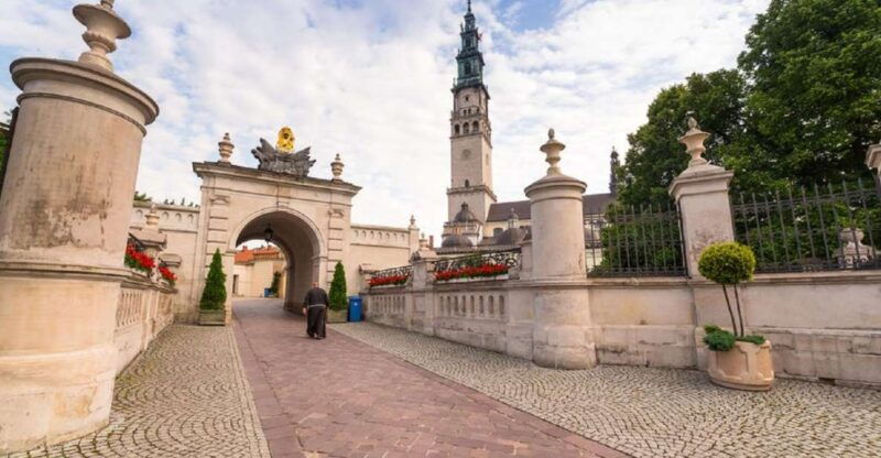 from-krakow-czestochowa-lagiewniki-pilgrim-sites-tour