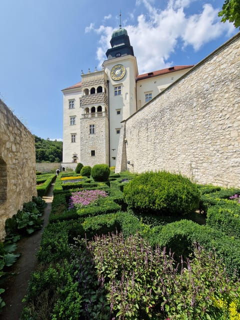 from-krakow-ojcow-national-park-and-pieskowa-skala-castle-3