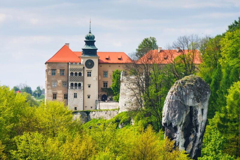 from-krakow-trail-of-the-eagles-nests-day-tour