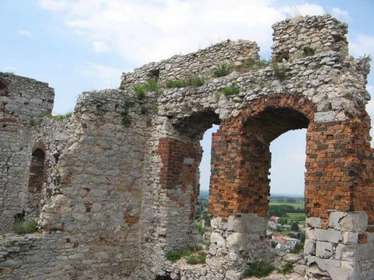 from-krakow-trail-of-the-eagles-nests-day-tour