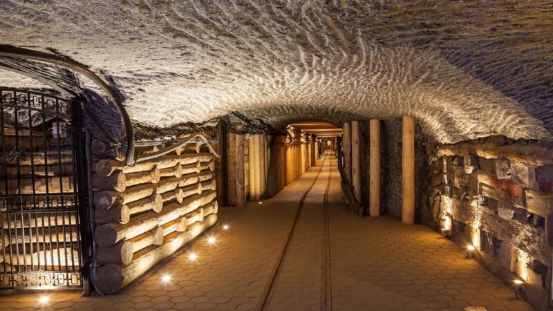 from-krakow-wieliczka-salt-mine-auschwitz-guided-trip