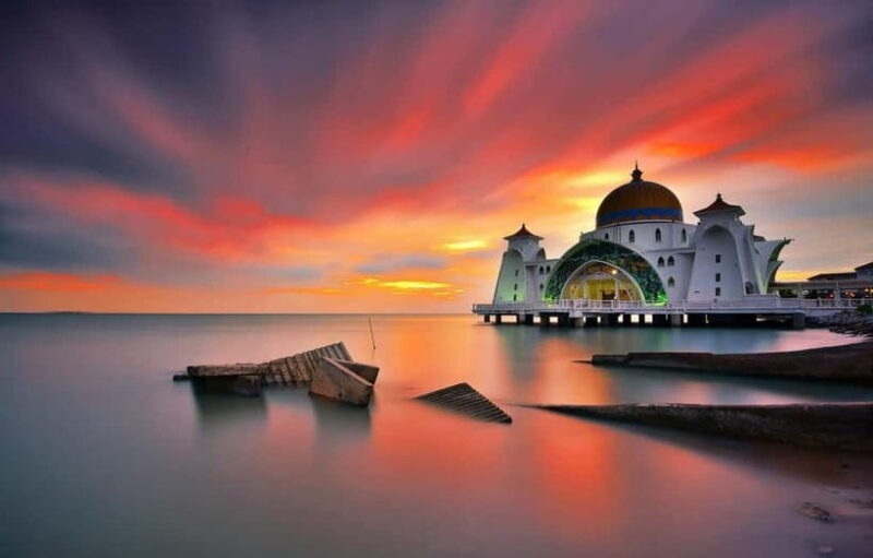 From Kuala Lumpur: Historical Private Malacca Day Tour - Scenic End: Melaka Straits Mosque and River Cruise