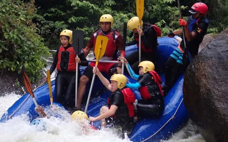 From Kuala Lumpur: White Water Rafting Adventure (Grade 4) - Key Points