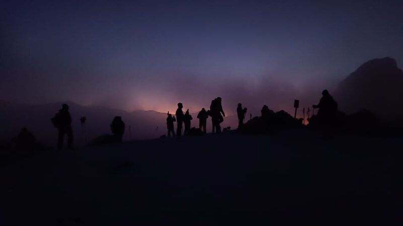 from-la-raya-night-snowshoe-tour-in-asturias