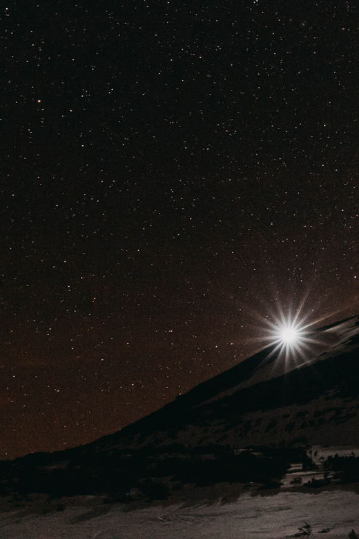 from-la-raya-night-snowshoe-tour-in-asturias