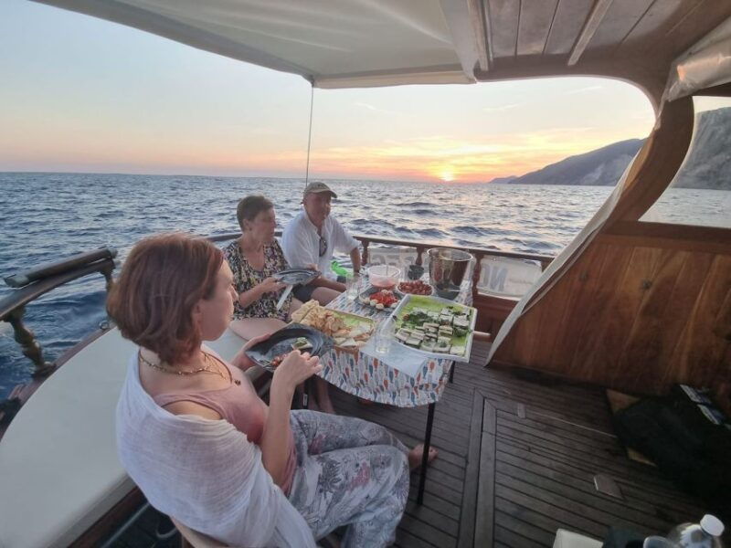 from-la-spezia-cinque-terre-boat-tour-with-lunch-and-wine