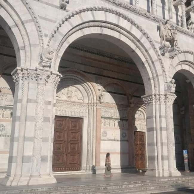 From La Spezia: Pisa, Lucca & Lunch at a Tuscan Winery - Tuscan Lunch & Wine Tasting: A Feast for the Senses  