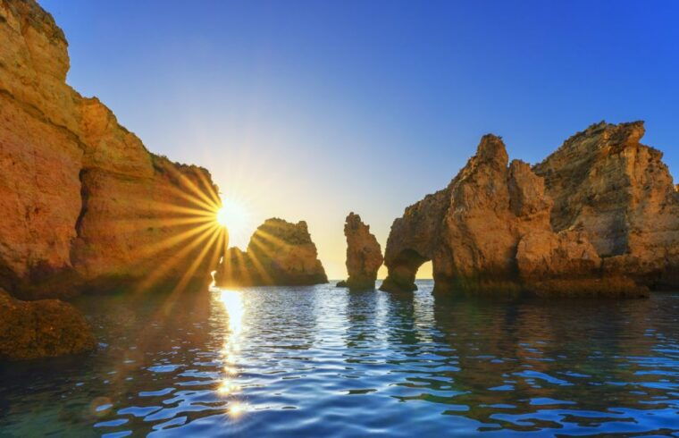 from-lagos-cruise-to-the-caves-of-ponta-da-piedade