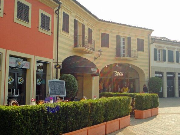 from-lake-como-or-milan-serravalle-vip-shopping-and-wine-tasting