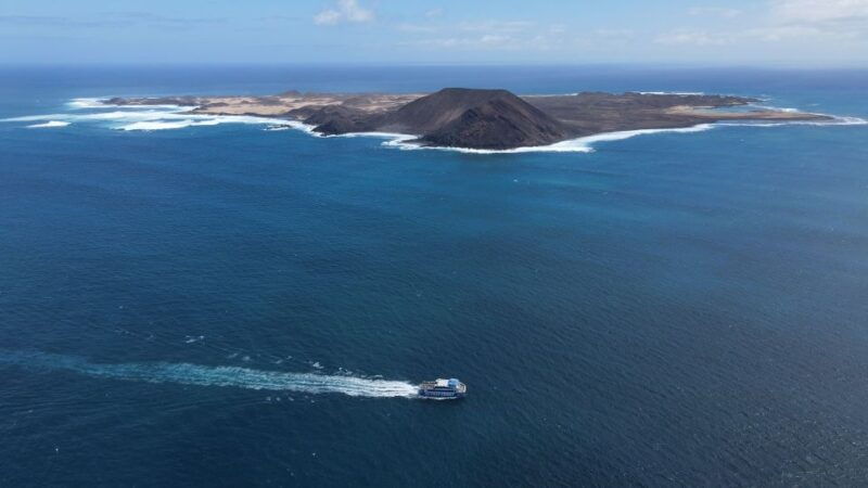 from-lanzarote-corralejo-lobos-island-self-guided-visit
