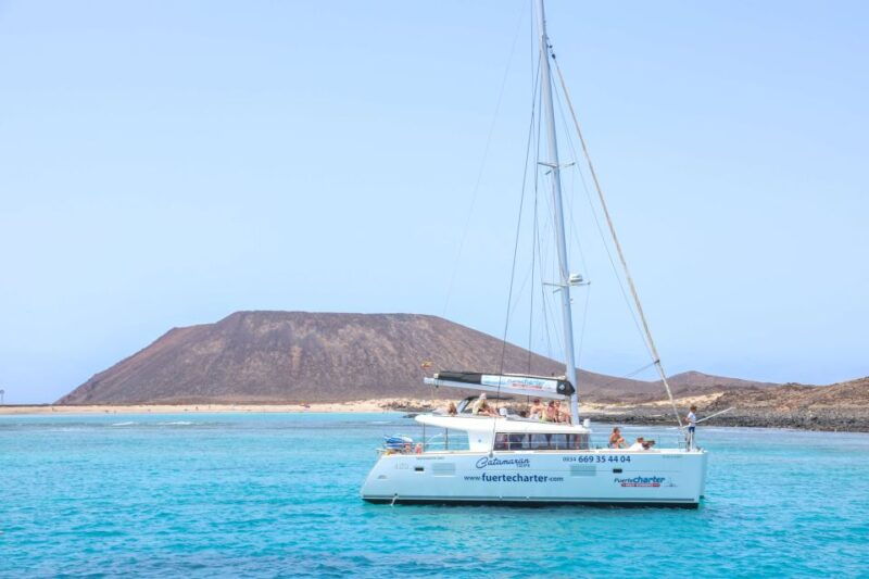 from-lanzarote-lobos-island-and-fuerteventura-day-cruise