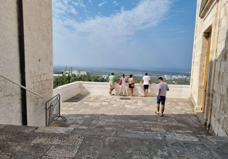 from-lecce-alberobello-ostuni-locorotondo-with-aperitif