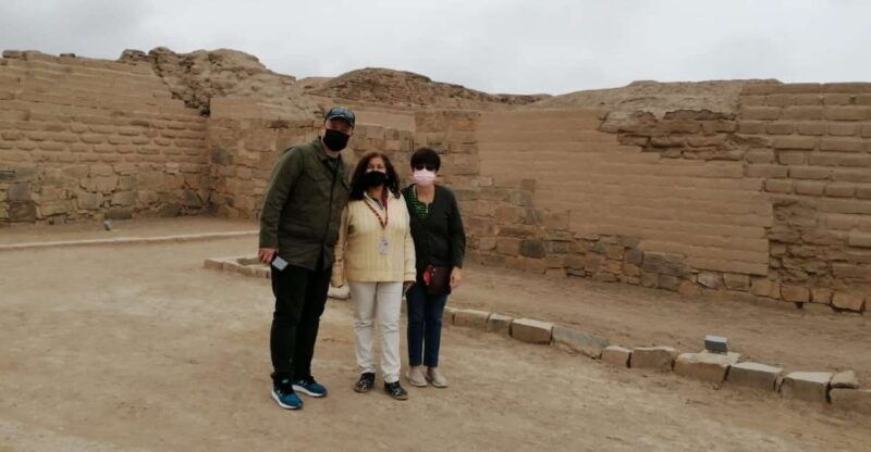 from-lima-pachacamac-archaeological-tour-lunch-show