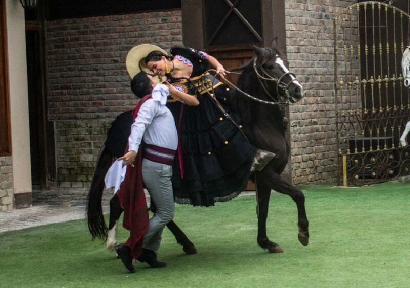 from-lima-pachacamac-archaeological-tour-lunch-show