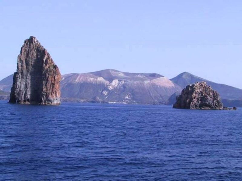 from-lipari-boat-tour-to-salina-with-stops