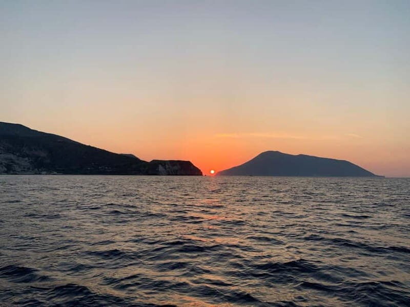 From Lipari: Squid fishing - Key Points