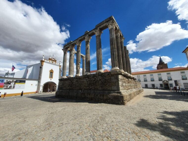 from-lisboa-evora-and-monsaraz-full-day-tour
