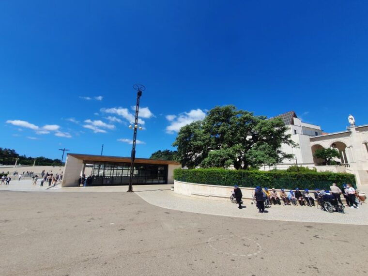 from-lisboa-fatima-nazare-obidos-batalha-full-day-tour