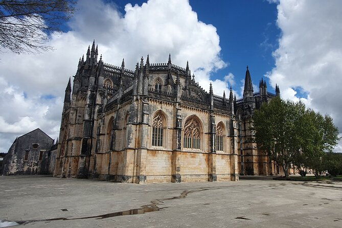 from-lisboa-fatima-nazare-obidos-batalha-small-group-tour