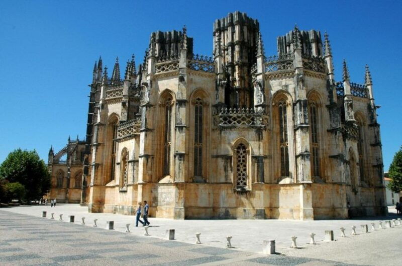 from-lisbon-fatima-batalha-and-mafra-convent-obidos-tour