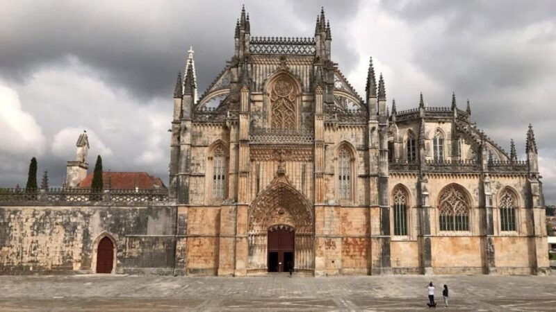 from-lisbon-fatima-batalha-and-mafra-convent-obidos-tour
