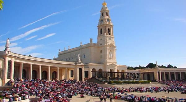 from-lisbon-fatima-batalha-nazare-and-obidos-day-tour-2