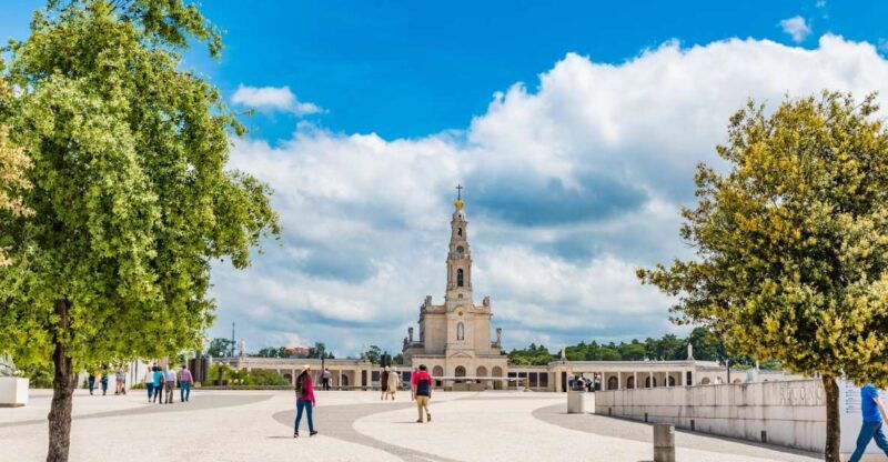 from-lisbon-fatima-batalha-nazare-and-obidos-tour