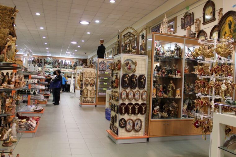 from-lisbon-fatima-batalha-nazare-and-obidos-tour