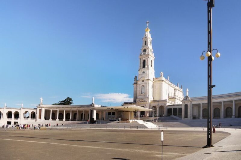 From Lisbon: Fátima, Nazaré, and Óbidos 8-Person Group Tour - Who Will Love This Tour?