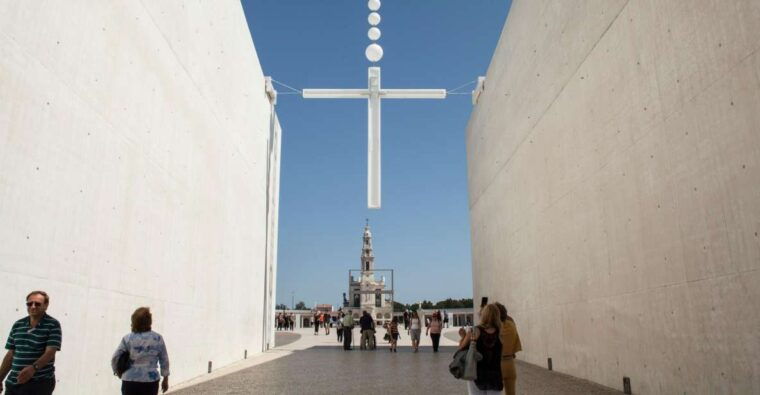 from-lisbon-fatima-nazare-and-obidos-full-day-private-tour