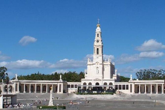 From Lisbon: Fátima, Nazaré, Batalha and Óbidos Guided Tour - FAQs about the Lisbon to Fátima, Nazaré, Batalha, and Óbidos Tour