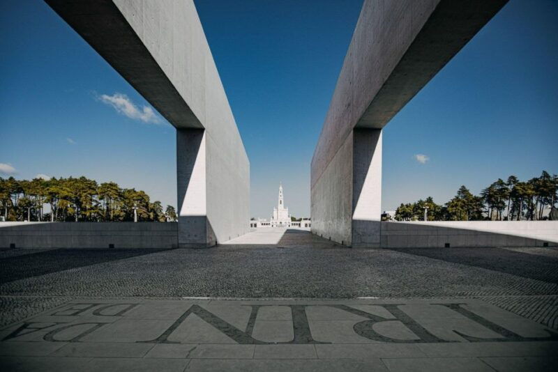 from-lisbon-fatima-nazare-batalha-and-obidos-tour