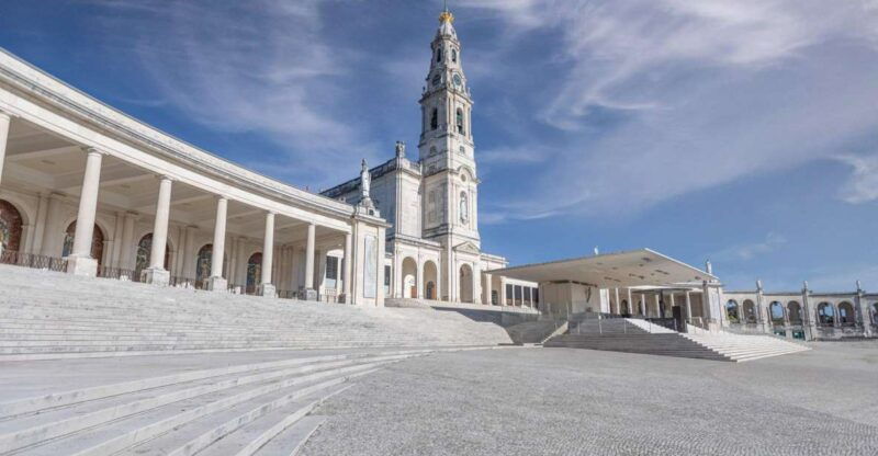 from-lisbon-fatima-nazare-batalha-and-obidos-tour