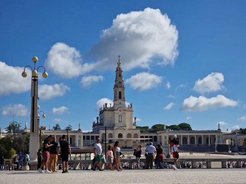from-lisbon-guided-tour-of-fatima-nazare-and-obidos