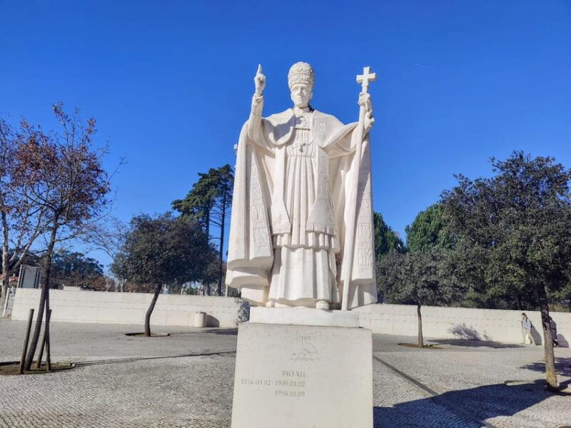 from-lisbon-nazare-fatima-and-batalha-day-trip