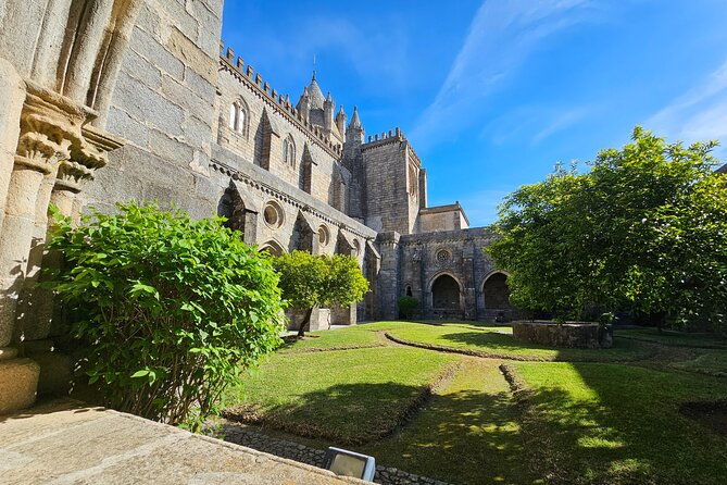 from-lisbon-to-the-discovery-of-evora-and-arraiolos