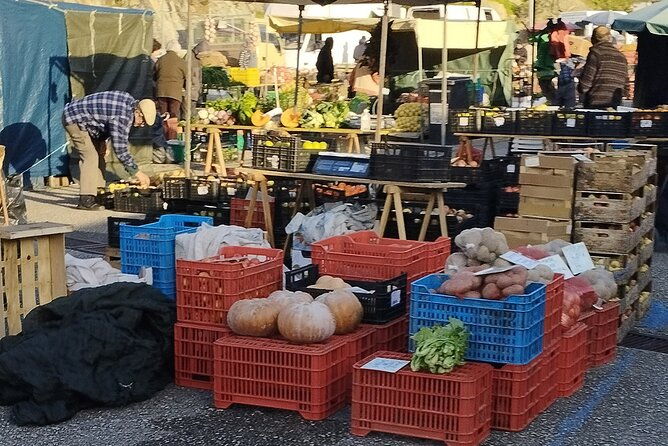 from-lisbon-traditional-market-mafra-ericeira-crafts