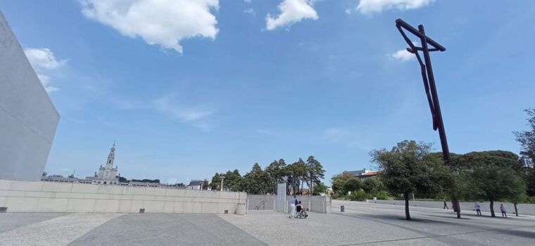 from-lisbon-visit-fatima-batalha-nazare-and-obidos