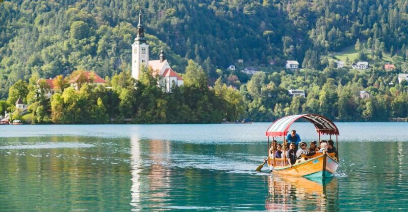 from-ljubljana-lake-bled-and-bled-castle-tour