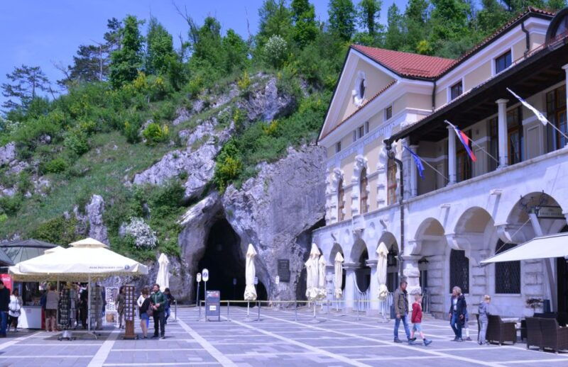 from-ljubljana-postojna-cave-predjama-castle-guided-trip