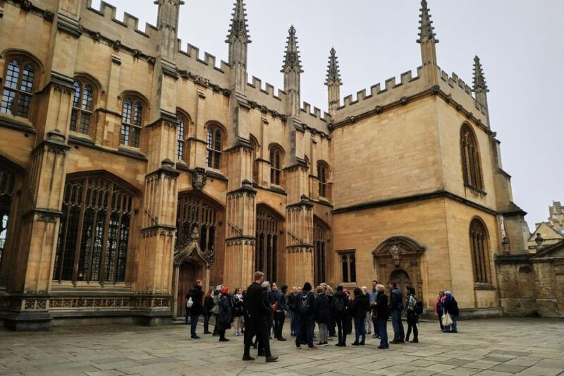 from-london-day-trip-to-downton-abbey-oxford-and-bampton