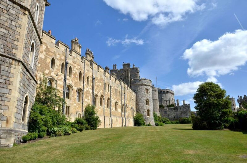 from-london-half-day-trip-to-windsor-with-castle-tickets