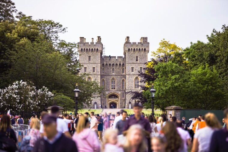 from-london-half-day-trip-to-windsor-with-castle-tickets
