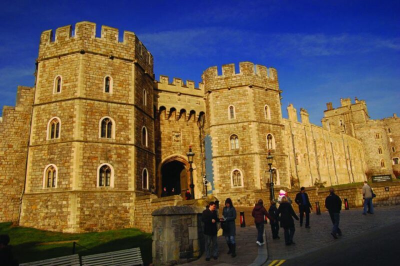 From London: Windsor Castle and Stonehenge with Snack Pack - Windsor Castle: A Royal Gem