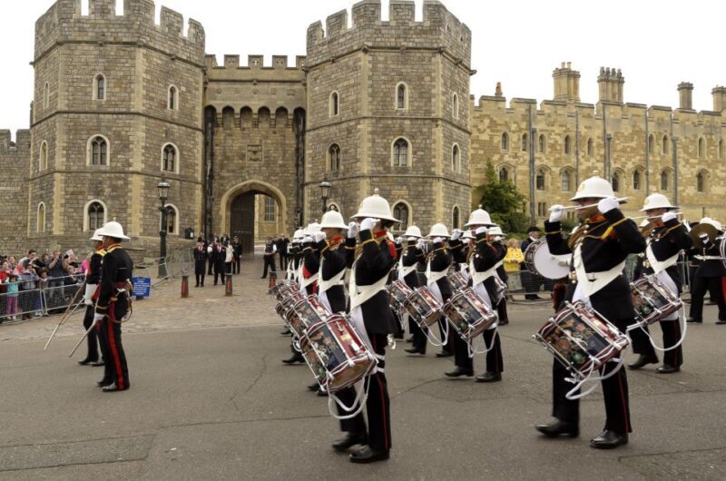 From London: Windsor Castle Royal Afternoon Sightseeing Tour - The Main Attractions Inside Windsor Castle