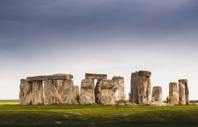 from-london-windsor-stonehenge-bath-oxford-2-day-tour