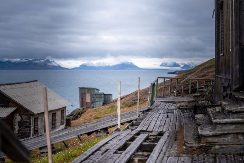 from-longyearbyen-photo-tour-mysterious-barentsburg