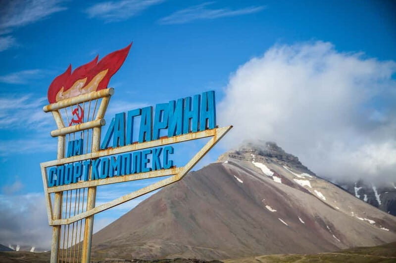 From Longyearbyen: Pyramiden Private Photo Tour w/ Transfer - Key Points