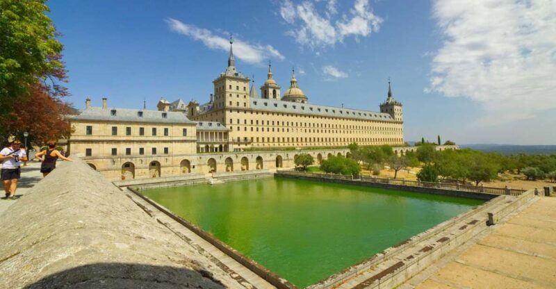 from-madrid-el-escorial-and-valleys-basilica-half-day-tour