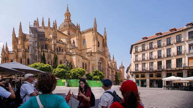 From Madrid: El Escorial, Valle de los Caídos & Segovia Trip - FAQs